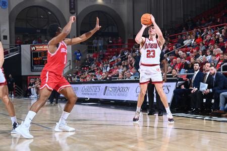 Kochera scores 23 as Davidson defeats Boston University 69-45